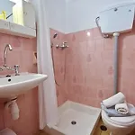 Konstantinos Hotel *